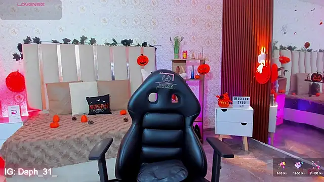 Daphnne tay online show from 12, 10, 2025