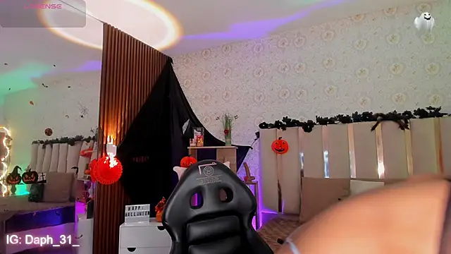 Daphnne tay online show from 28, 10, 2025