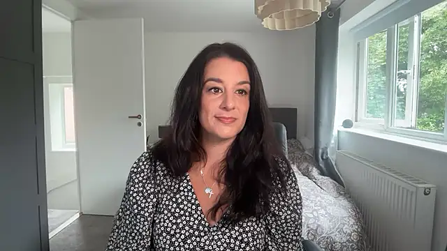 flatwhite0 online show from 27, 7, 2026