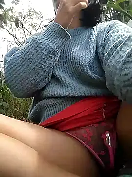 Snapshot of MirandaSingle chatting on 7, 5, 2026 MirandaSingle online show from 7, 5, 2026
