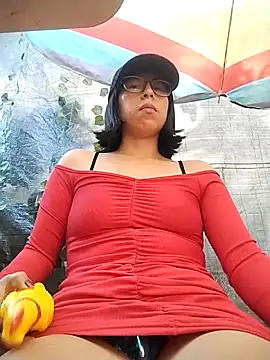 Snapshot of MirandaSingle chatting on 22, 4, 2026 MirandaSingle online show from 22, 4, 2026
