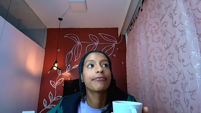 Zia Green online show from 11, 2, 2025