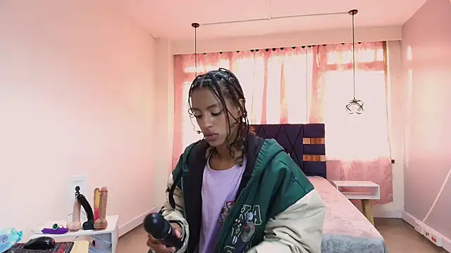 Zia Green online show from 5, 2, 2025