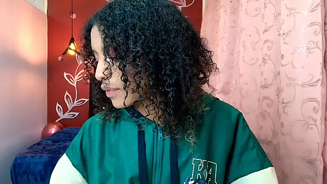 Zia Green online show from 1, 2, 2025