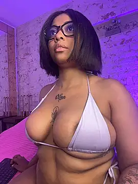 Snapshot of pamela_west chatting on 16, 12, 2025 pamela west online show from 16, 12, 2025