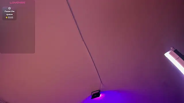 Amy Kiitty  online show from 2, 12, 2025