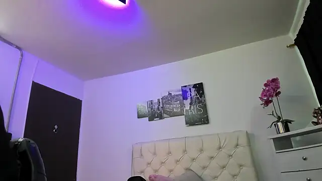 Amy Kiitty  online show from 9, 11, 2025