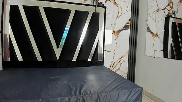 Snapshot of KarinaSimonz chatting on 23, 10, 2025 KarinaSimonz online show from 23, 10, 2025