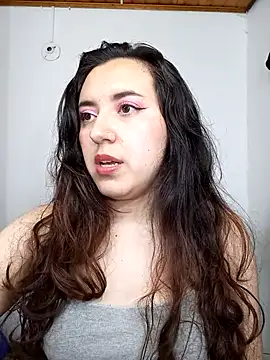Snapshot of Emi_chik chatting on 19, 12, 2024 Emi chik online show from 19, 12, 2024
