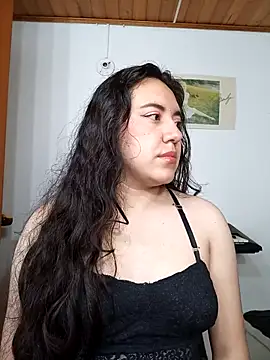 Emi chik online show from 14, 1, 2026