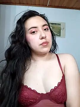 Emi chik online show from 5, 12, 2025