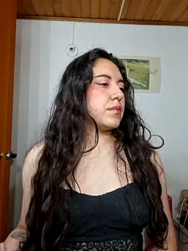 Emi chik online show from 26, 3, 2026