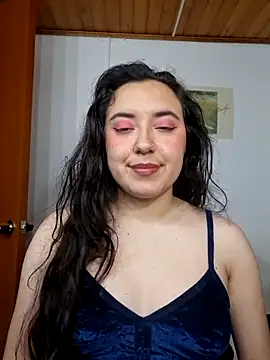 Emi chik online show from 3, 3, 2026