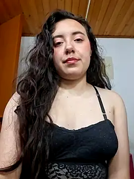 Emi chik online show from 23, 4, 2026