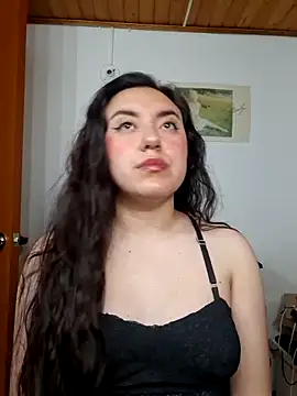 Emi chik online show from 5, 6, 2026