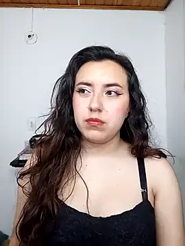 Snapshot of Emi_chik chatting on 6, 12, 2024 Emi chik online show from 6, 12, 2024
