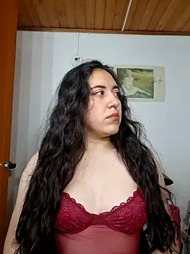 Emi chik online show from 18, 4, 2026