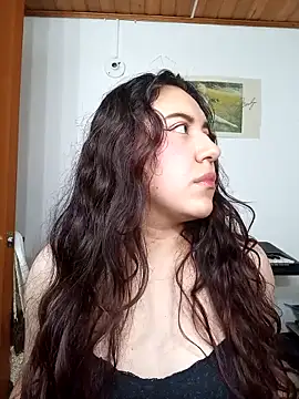 Snapshot of Emi_chik chatting on 11, 9, 2025 Emi chik online show from 11, 9, 2025