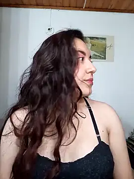 Snapshot of Emi_chik chatting on 25, 9, 2025 Emi chik online show from 25, 9, 2025