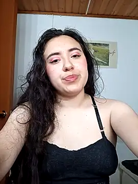 Emi chik online show from 9, 1, 2026