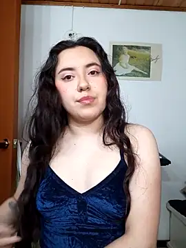 Emi chik online show from 12, 2, 2026