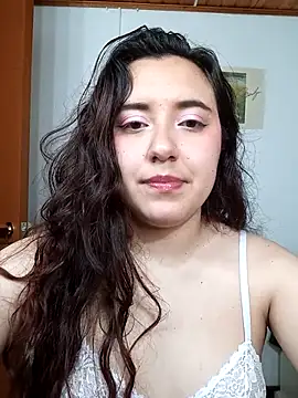 Emi chik online show from 12, 10, 2025