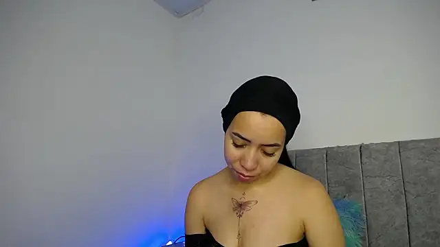 Sweet hot mia online show from 20, 4, 2026