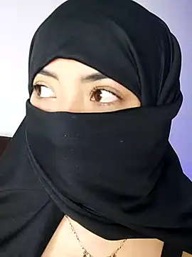 Snapshot of Sweet_hot_mia chatting on 22, 11, 2025 Sweet hot mia online show from 22, 11, 2025