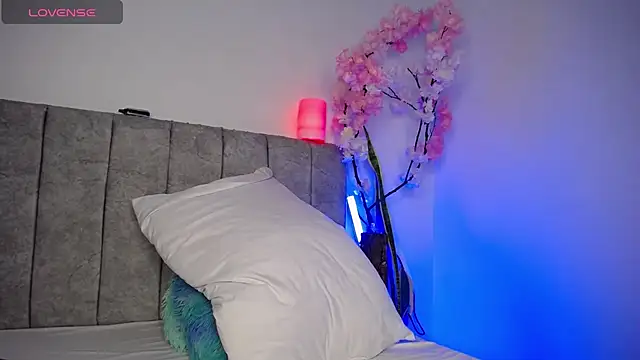 Sweet hot mia online show from 8, 7, 2026