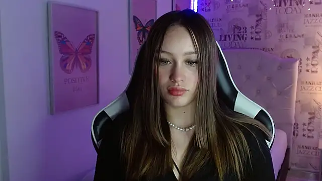 Ivyy Crystal online show from 5, 2, 2025