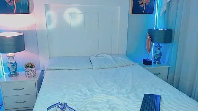 Ivyy Crystal online show from 10, 3, 2026