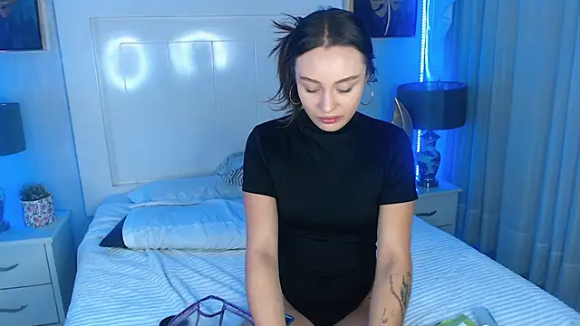 Ivyy Crystal online show from 16, 4, 2026