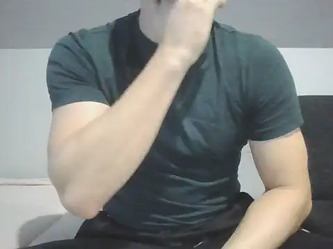 Snapshot of LoveEveryWet chatting on 7, 11, 2025 LoveEveryWet online show from 7, 11, 2025