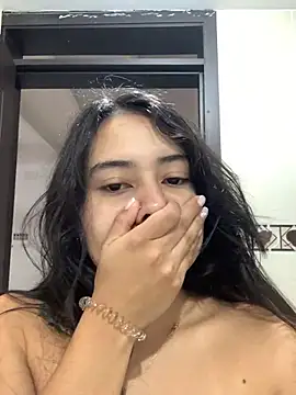 GabyButtler1 online show from 5, 2, 2025