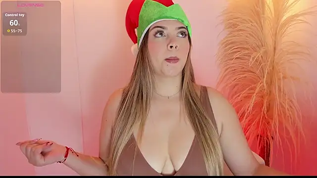 thaliafox  online show from 15, 12, 2025