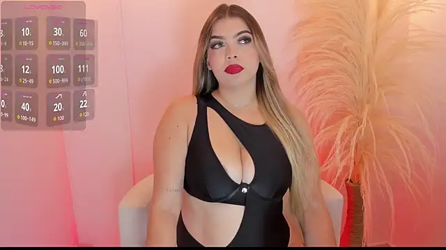 thaliafox  online show from 1, 10, 2025