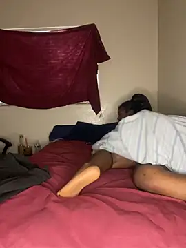 Snapshot of gamingcouple420 chatting on 28, 9, 2025 gamingcouple420 online show from 28, 9, 2025