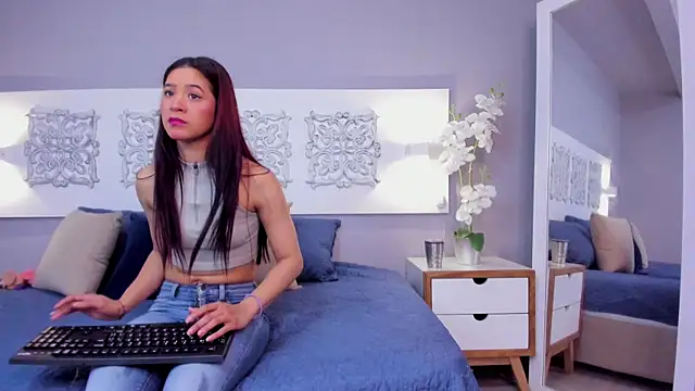 Snapshot of adelaa_11 chatting on 20, 3, 2025 adelaa 11 online show from 20, 3, 2025