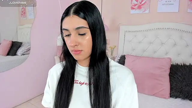 Snapshot of Ashley_Evans18 chatting on 4, 2, 2025 Ashley Evans18 online show from 4, 2, 2025