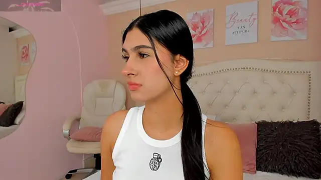 Snapshot of Ashley_Evans18 chatting on 14, 3, 2025 Ashley Evans18 online show from 14, 3, 2025