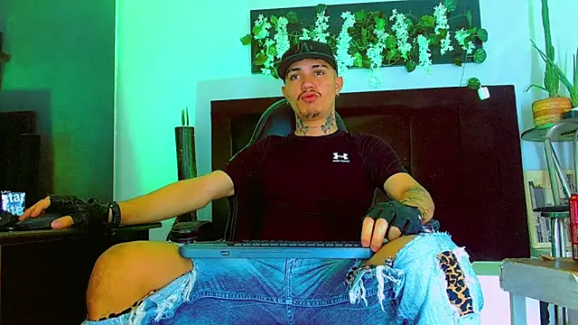 HannibalLester online show from 11, 4, 2026