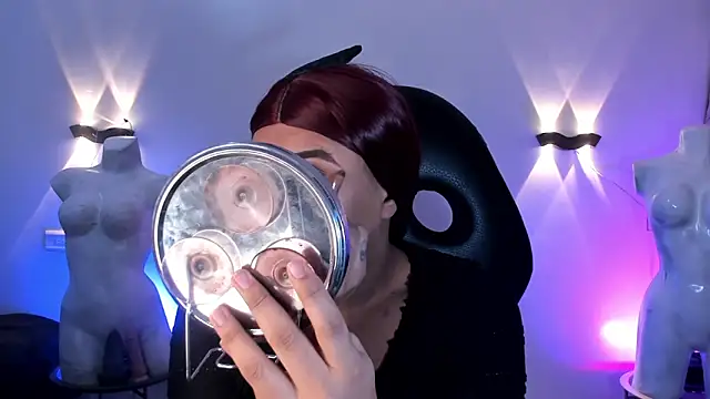 Emili Roux online show from 23, 2, 2026