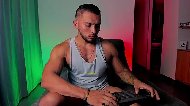 Snapshot of maximusclark1 chatting on 13, 3, 2025 maximusclark1 online show from 13, 3, 2025