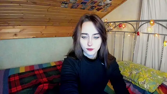 Snapshot of SilverDream chatting on 15, 12, 2024 SilverDream online show from 15, 12, 2024
