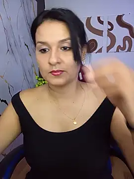 Snapshot of elena_jonees chatting on 11, 6, 2026 elena jonees online show from 11, 6, 2026