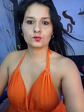 Snapshot of elena_jonees chatting on 30, 6, 2026 elena jonees online show from 30, 6, 2026
