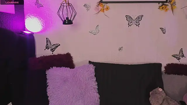 yoishat77 online show from 16, 4, 2026