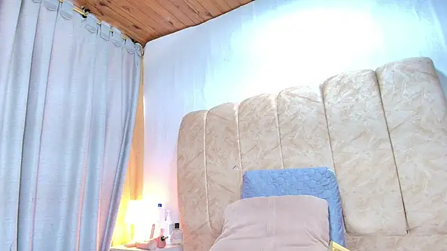 dafne queenn online show from 8, 2, 2026