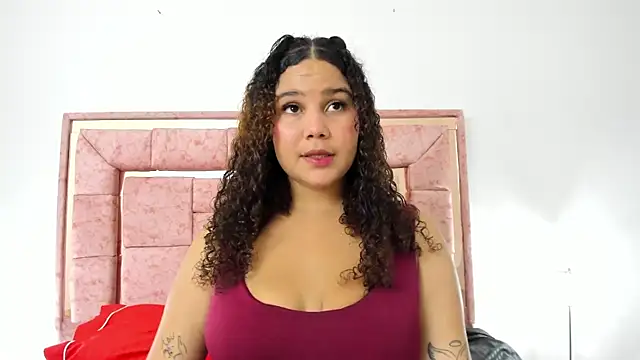 zoee lovv online show from 28, 1, 2025