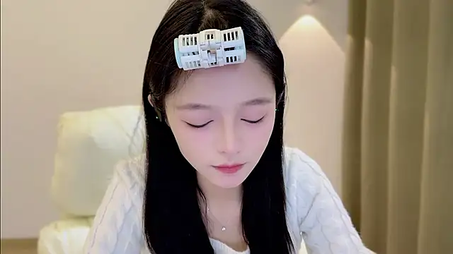 xiaodaibabyy online show from 15, 10, 2025